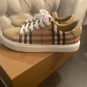 Authentic Women Burberry Vintage Check and Leather Sneakers